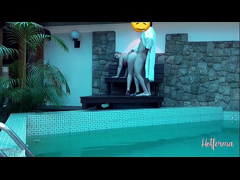 ❤️ Oga pe iranṣẹbinrin si awọn pool, sugbon ko le koju kan gbona ❌ ni% yo.wassell.ru ❌❤